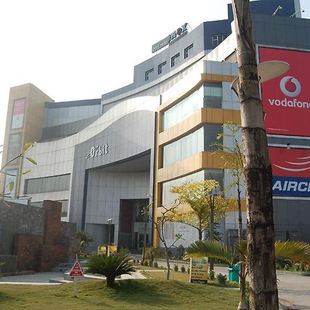 Rose Valley Orbit Hotel สิริกุรี ภายนอก รูปภาพ